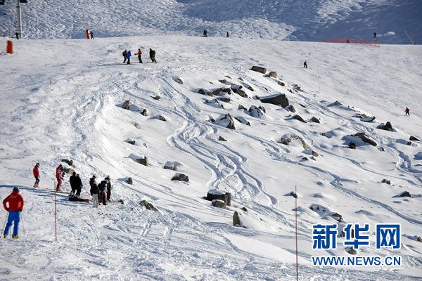 布克前女友肯豆同游滑雪场，再现旧情复燃疑云？