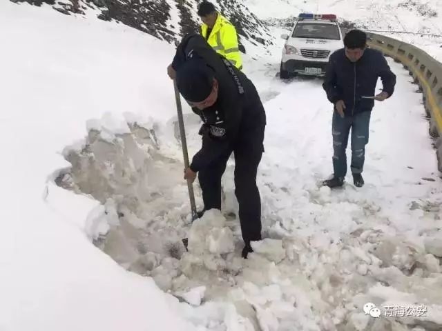 惊险！游客探险未知领域，竟被困于雪山之巅！生死一线间，奇迹能否发生？